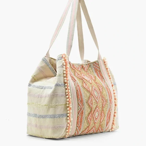 Chic Geometric Tote in Beige and Coral - Picture 2 of 10